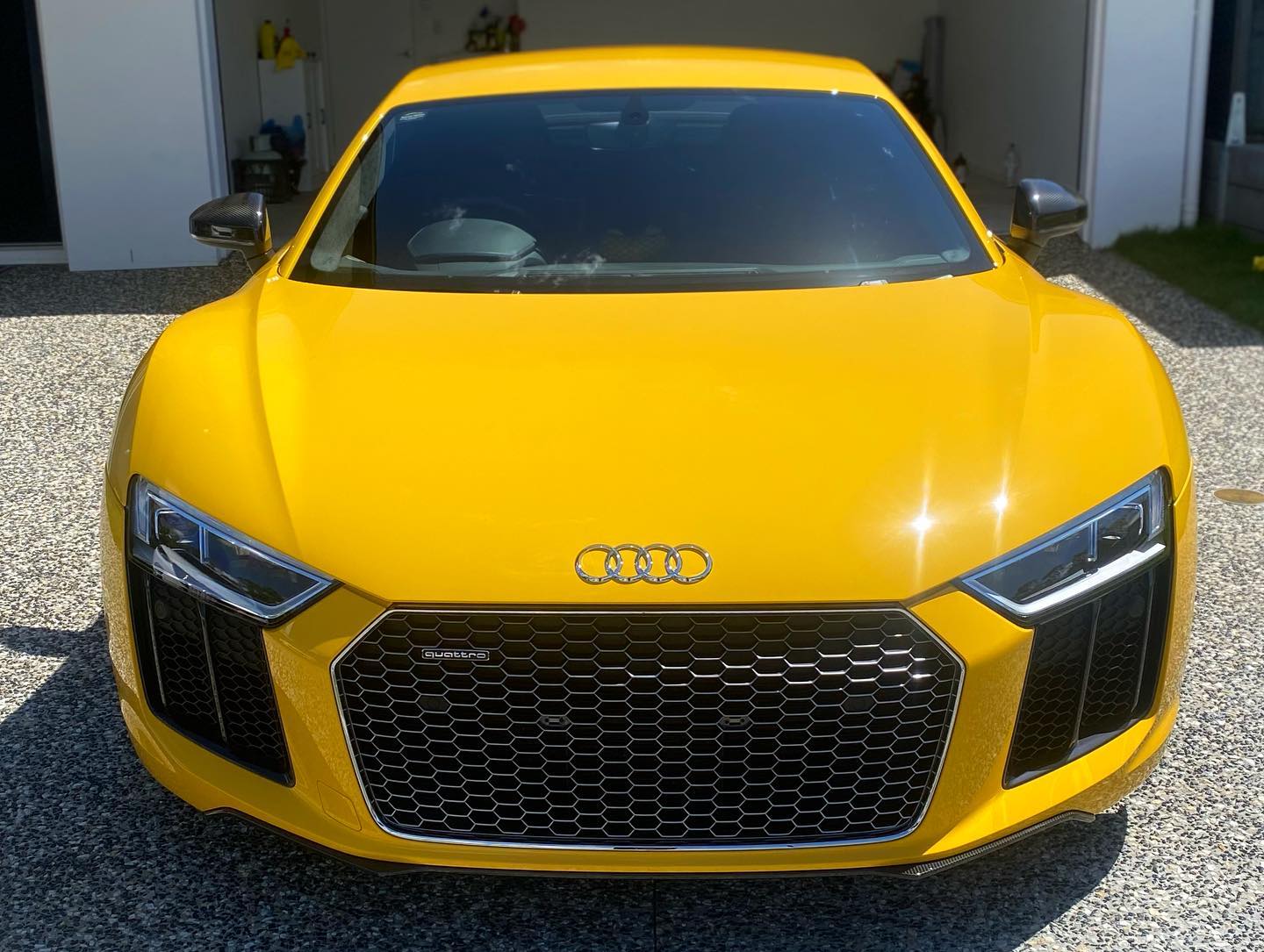 Audi R8 V10 — Yellow